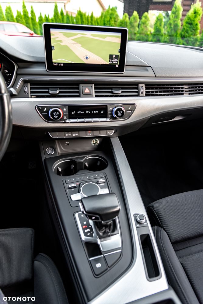 Audi A4 Limousine 35 TFSI S tronic S line - 40
