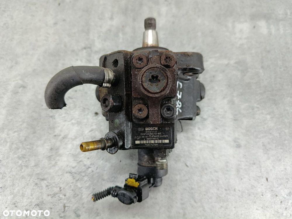 POMPA WTRYSKOWA ALFA ROMEO 159 00551985519 0445010123  BOSCH  2.4 JTDm - 4