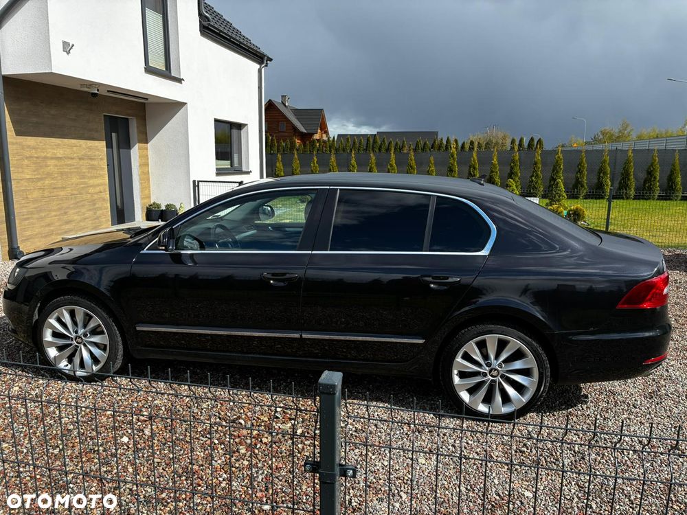 Skoda Superb 2.0 TDI Active DSG - 2
