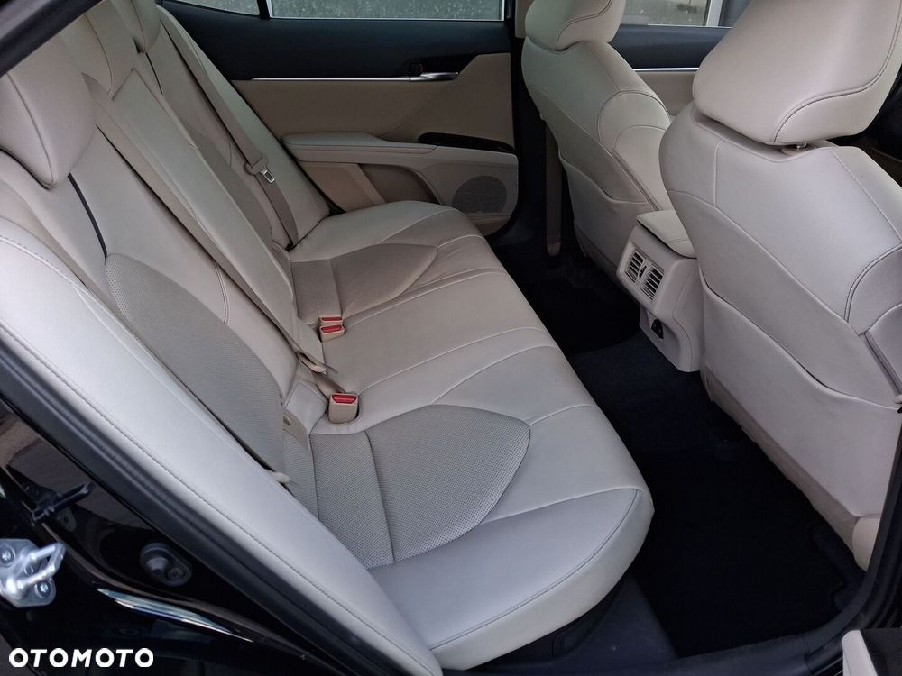 Toyota Camry 2.5 Hybrid Executive CVT - 13