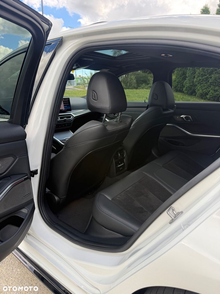 BMW Seria 3 330i M Sport sport - 26