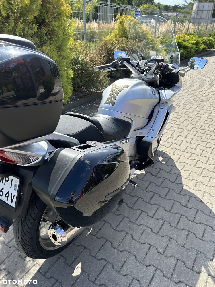 Yamaha FJR - 8