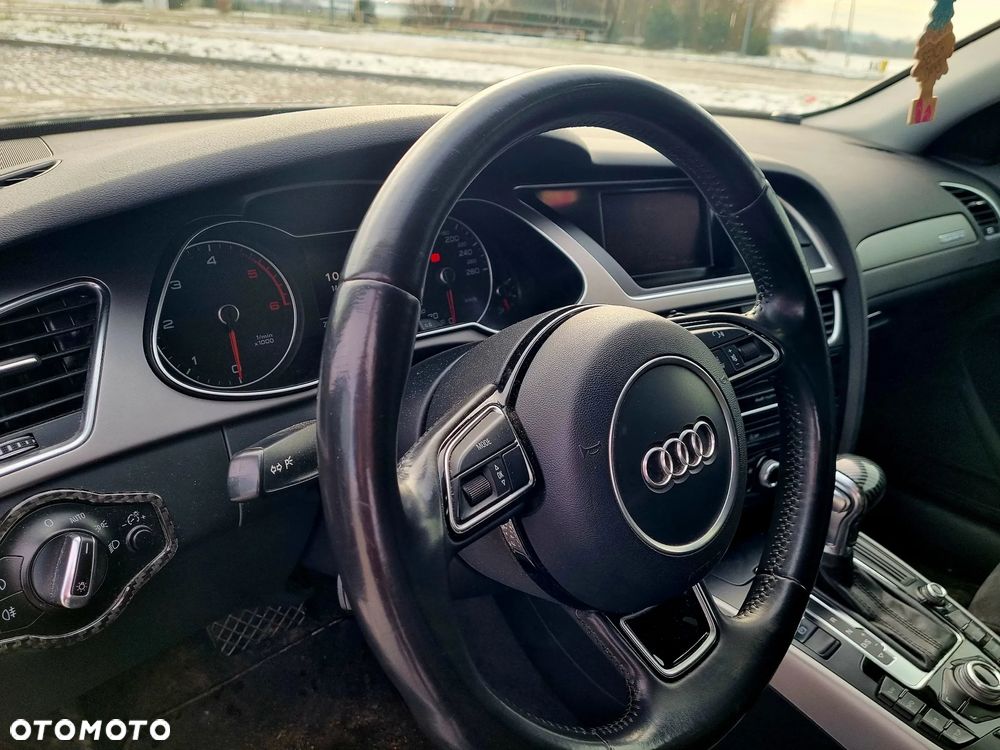 Audi A4 Allroad - 12