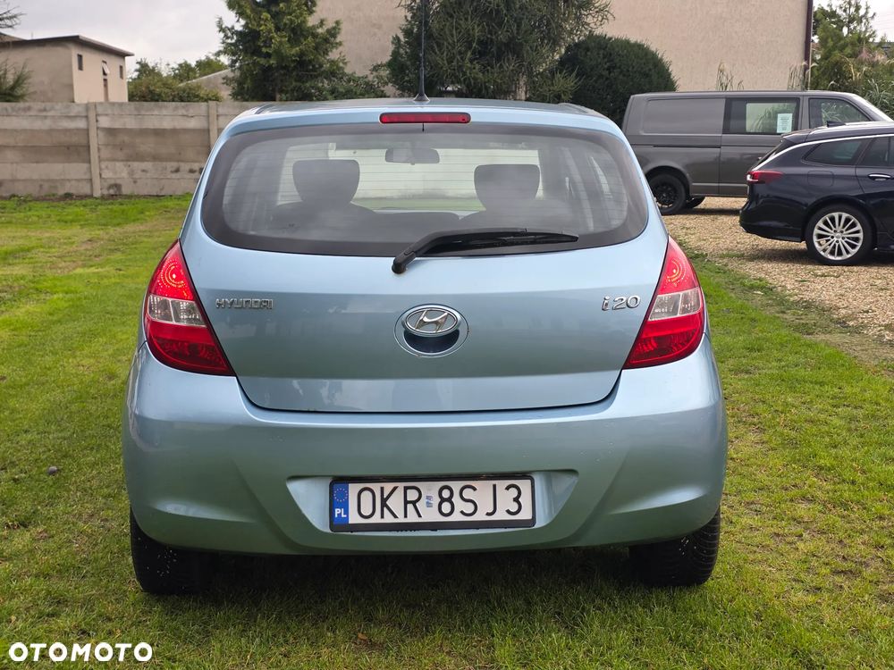Hyundai i20 1.2 Classic + - 8