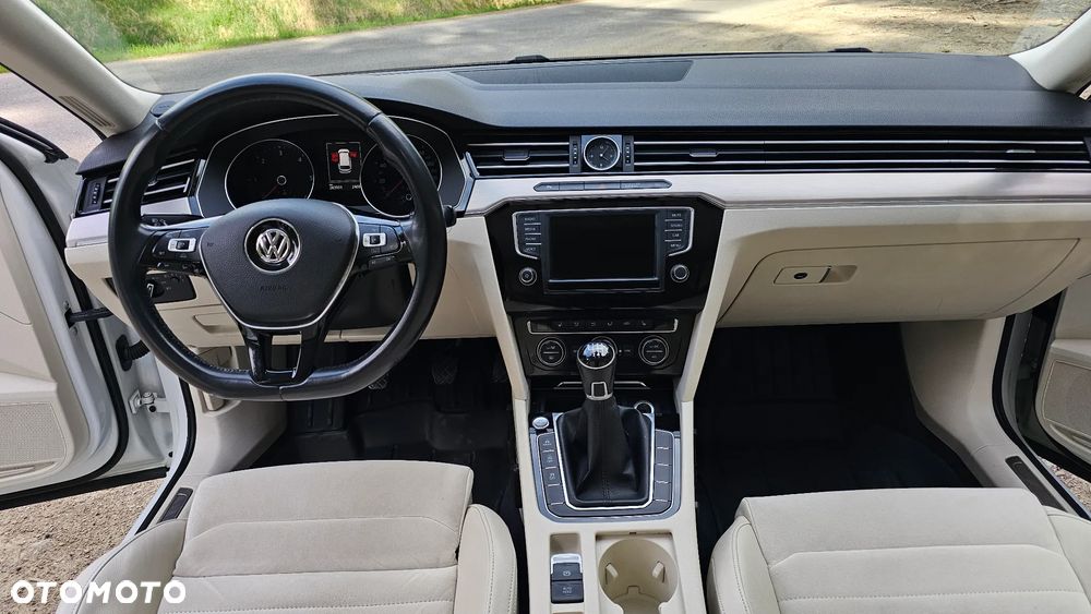 Volkswagen Passat 2.0 TDI BMT Highline - 30