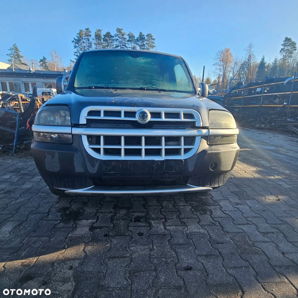 zderzak przód / zderzak przedni / Fiat DOBLO (675) - 1