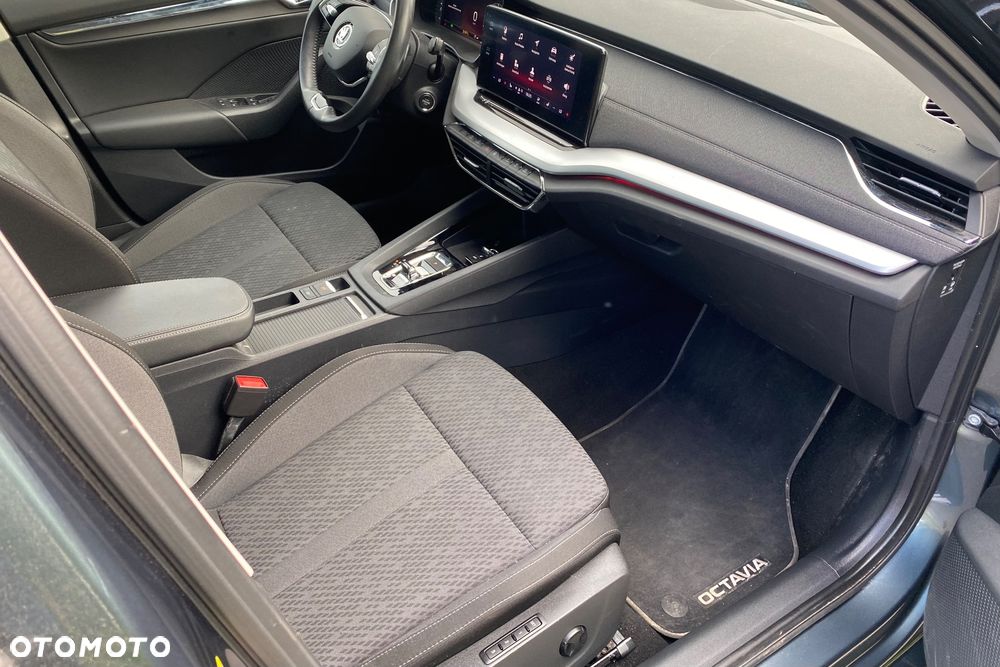 Skoda Octavia 2.0 TDI DSG Ambition - 17