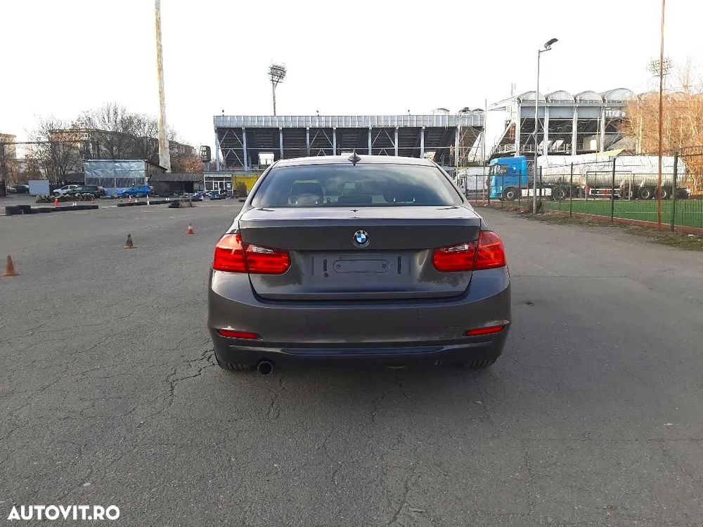 BMW Seria 3 316d Aut. Sport Line - 7
