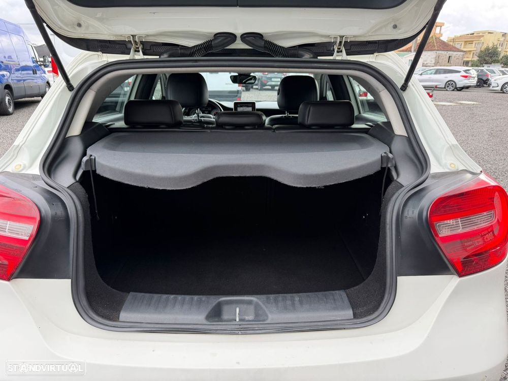 Mercedes-Benz A 180 - 25