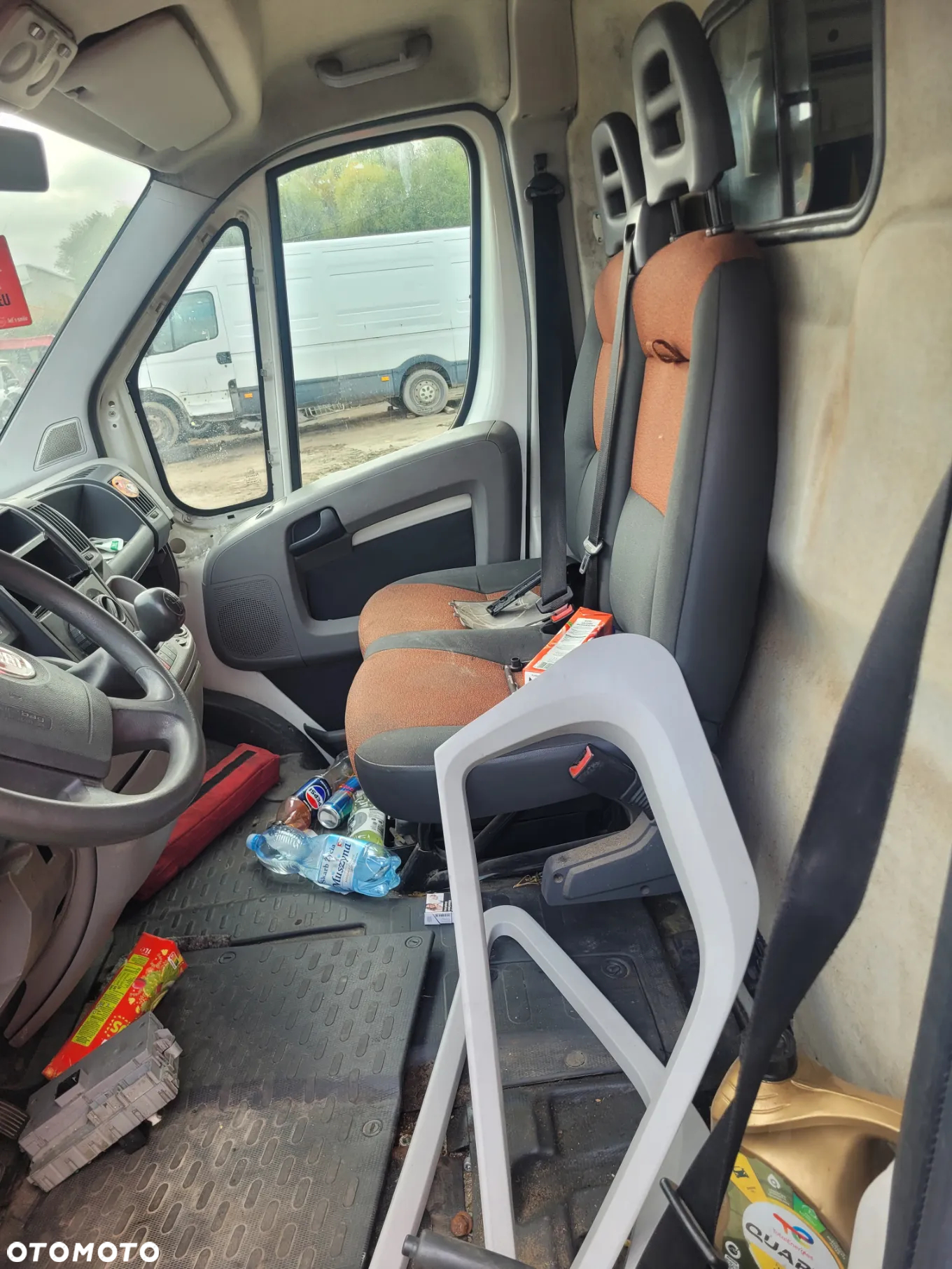 FIAT DUCATO III fotel fotele kanapa deska kokpit podsufitka boczek boczki klamka podłokietnik licznik prędkościomierz panel - 3