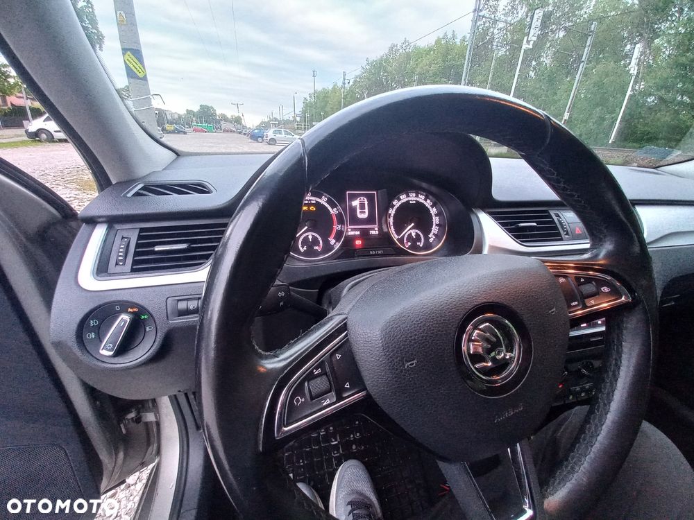 Skoda RAPID 1.0 TSI Active - 6