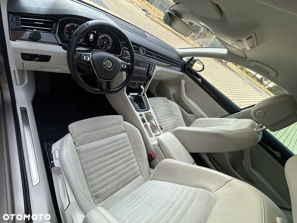 Volkswagen Passat - 15