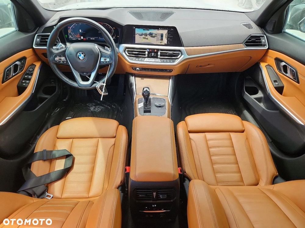 BMW Seria 3 330i Edition Luxury Line Purity - 7