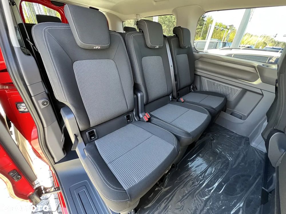 Volkswagen Caravelle - 27