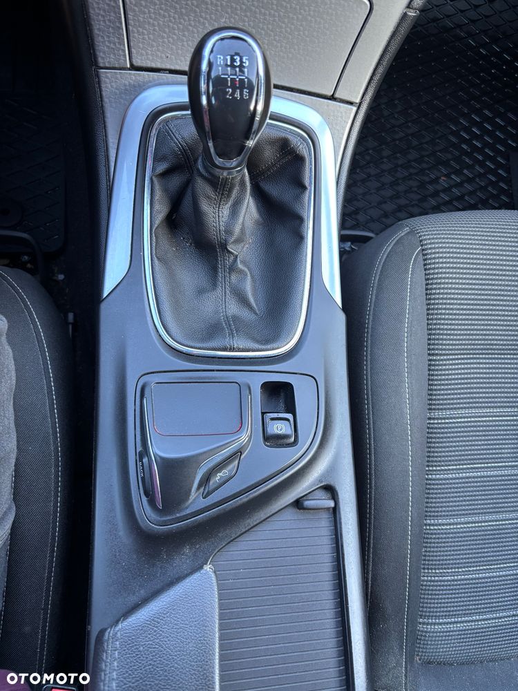 Opel Insignia - 24