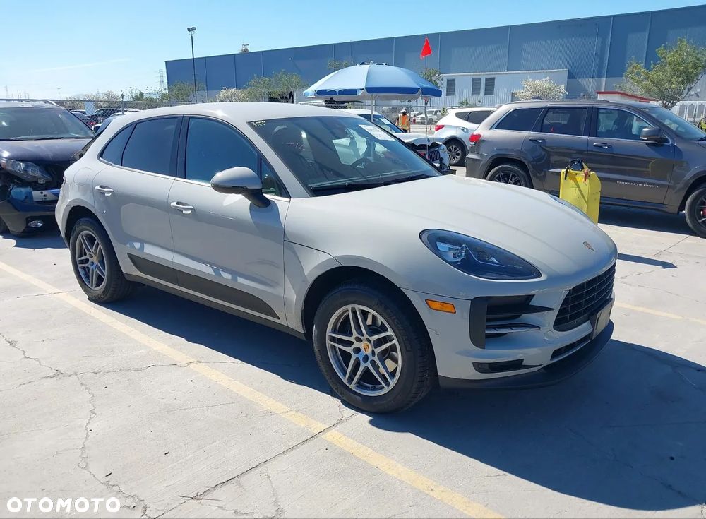 Porsche Macan - 1