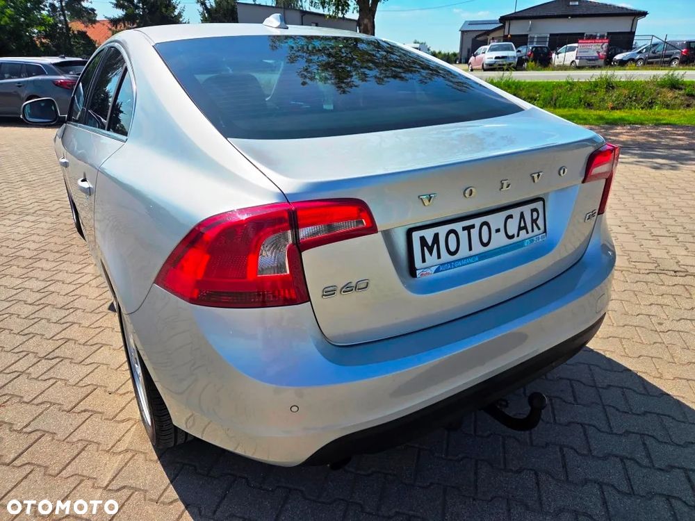 Volvo S60 DRIVe Momentum - 13