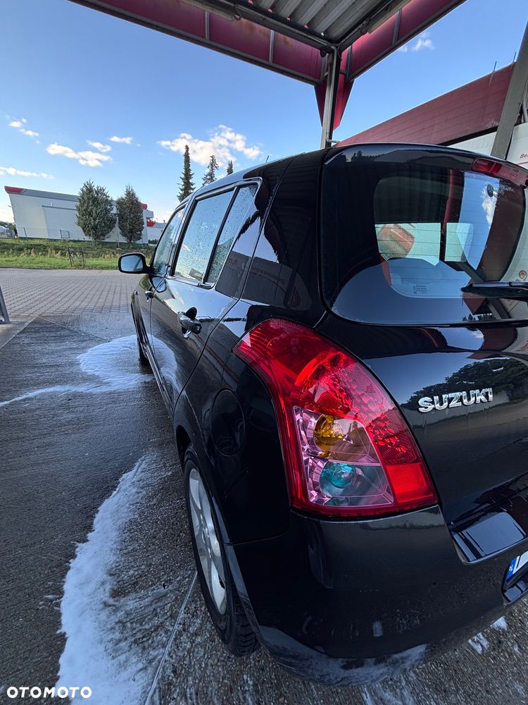 Suzuki Swift - 4