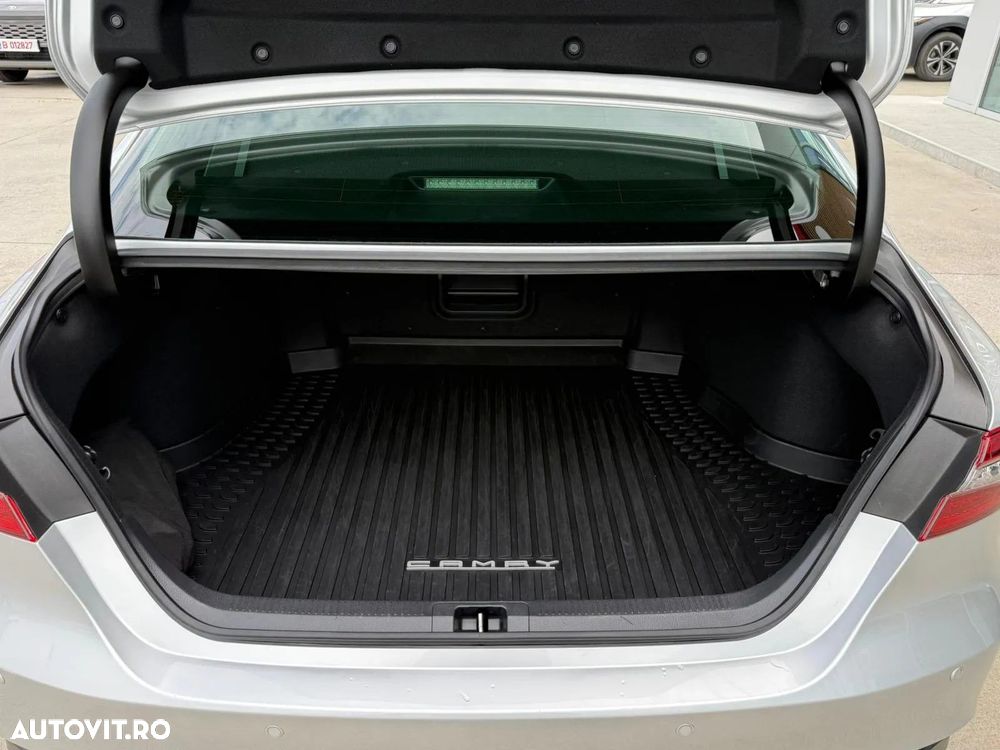 Toyota Camry 2.5 Exclusive - 14