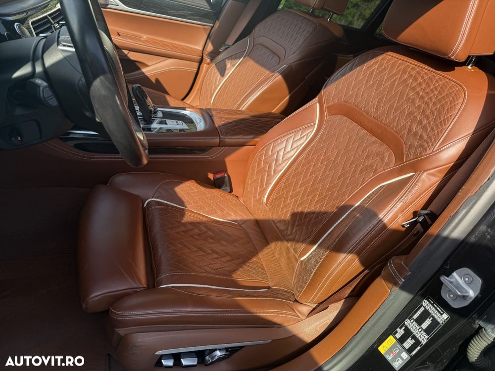 BMW Seria 7 745e - 23