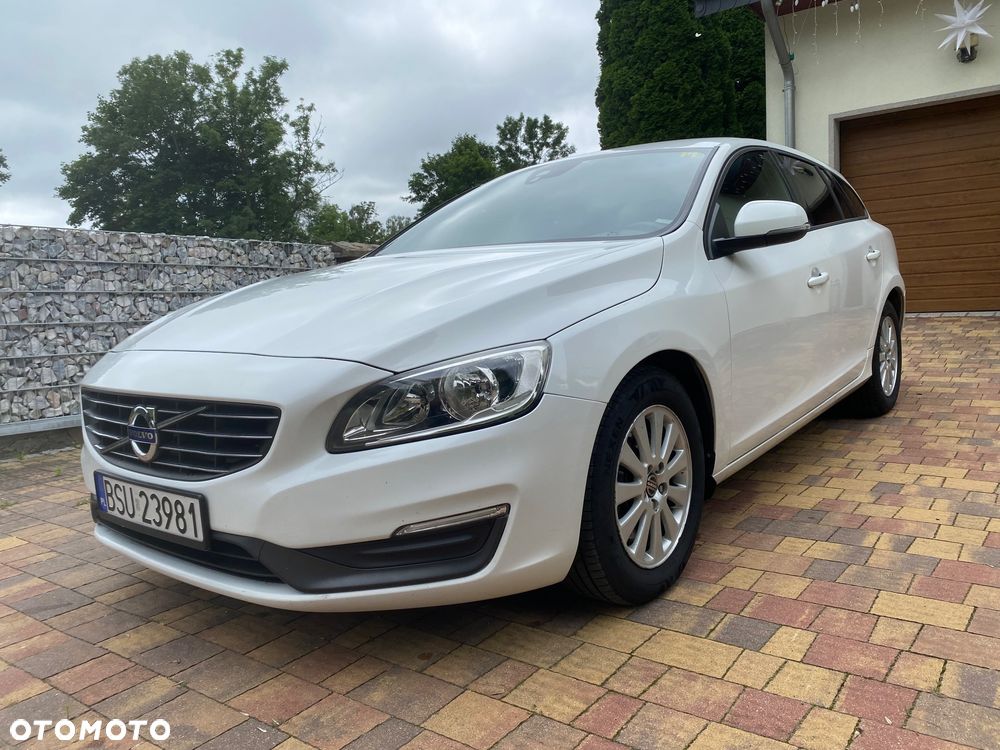 Volvo V60 D4 AWD Kinetic - 1