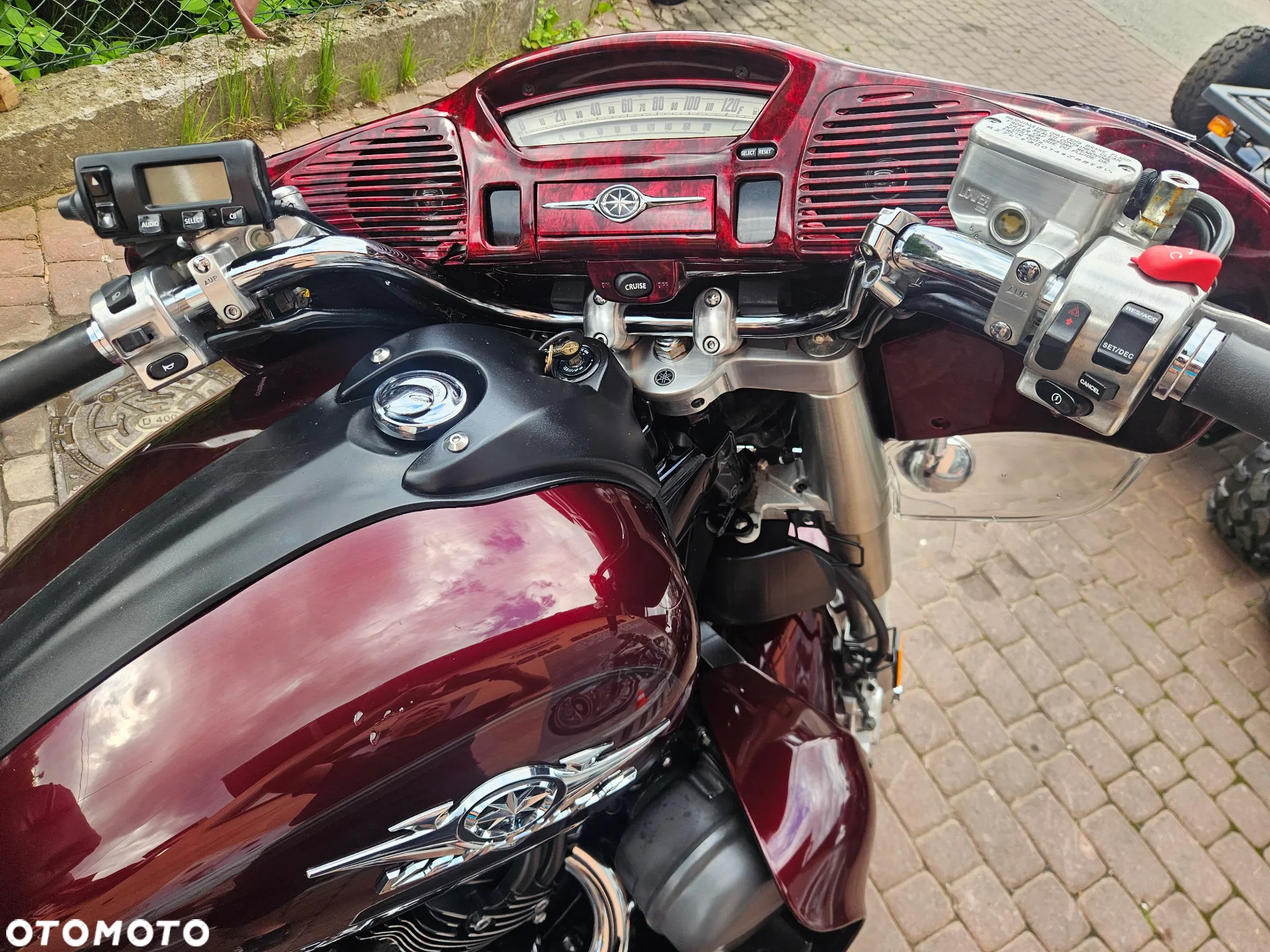 Yamaha Venture - 7