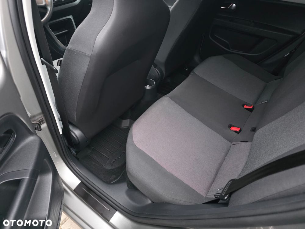 Volkswagen up! move - 16