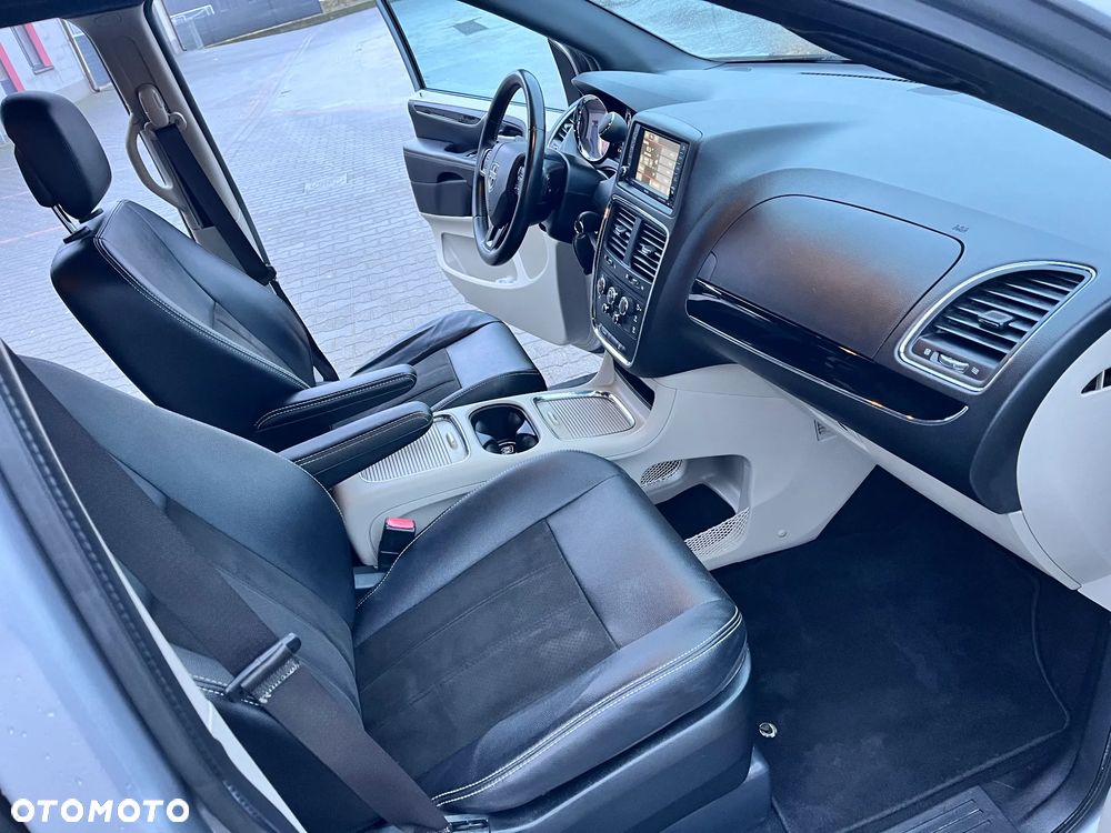 Dodge Grand Caravan - 6