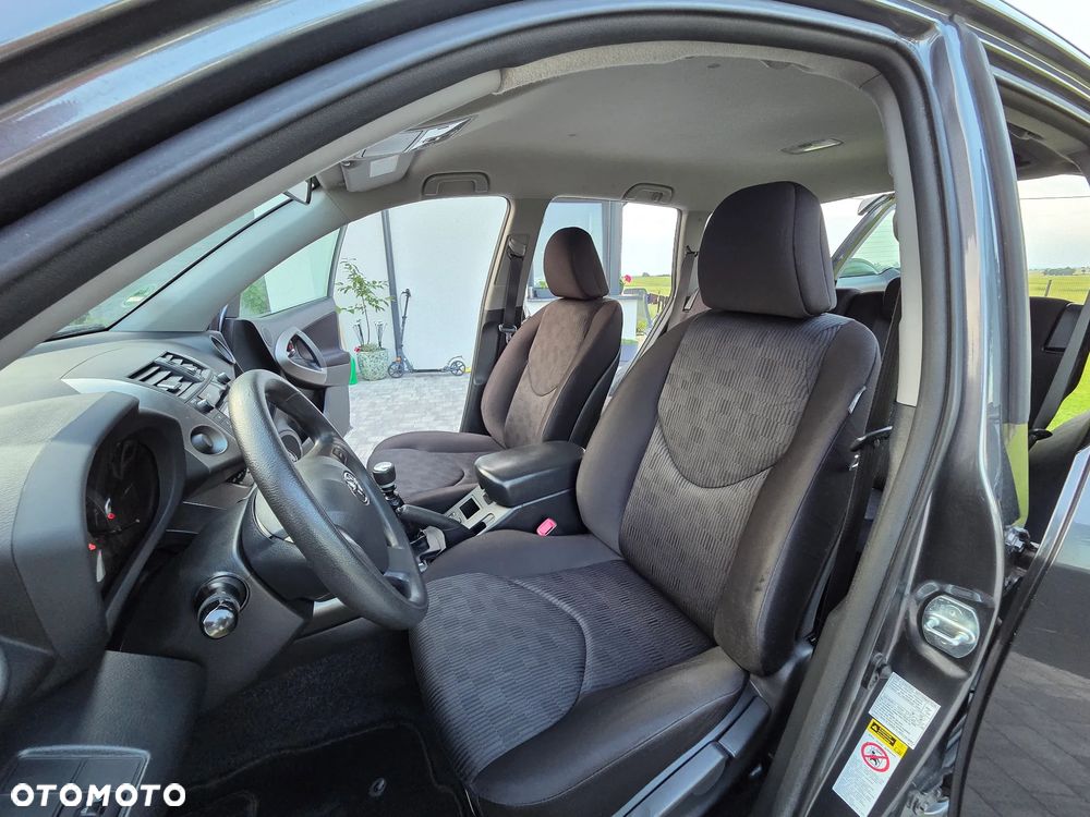 Toyota RAV4 2.2 D-4D 4x2 - 17