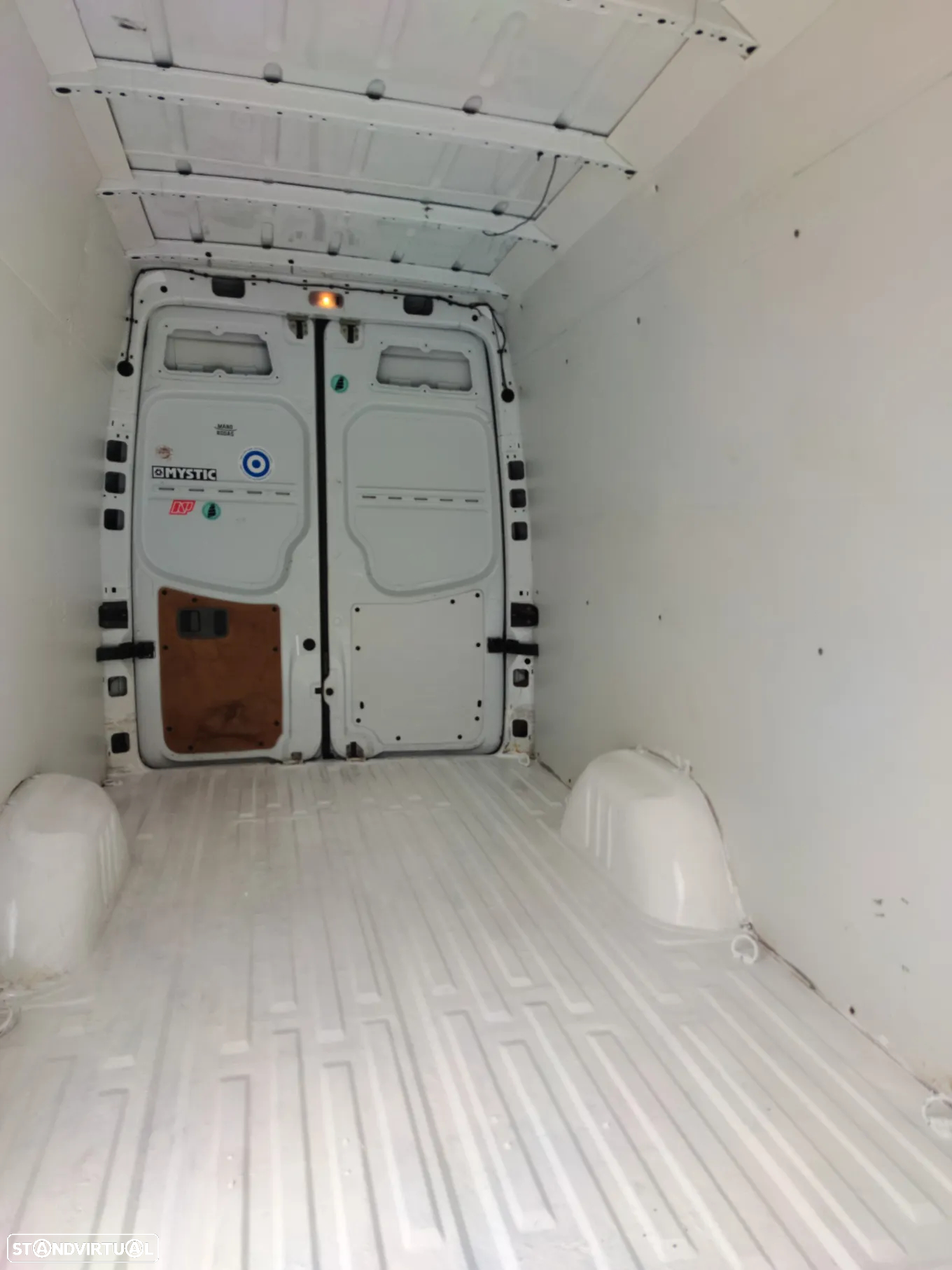 Mercedes-Benz Sprinter - 17