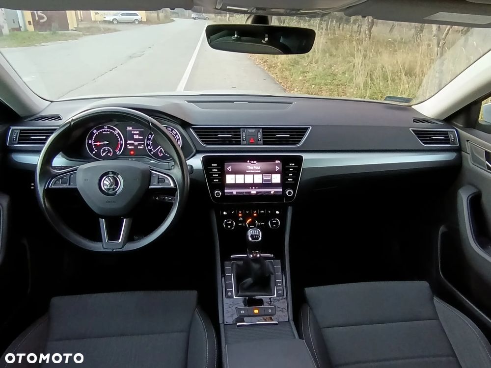 Skoda Superb 2.0 TDI Ambition - 28