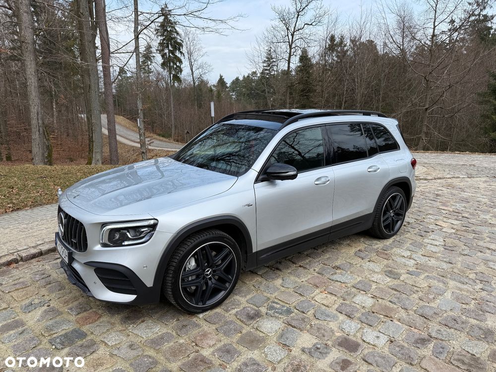 Mercedes-Benz GLB - 1