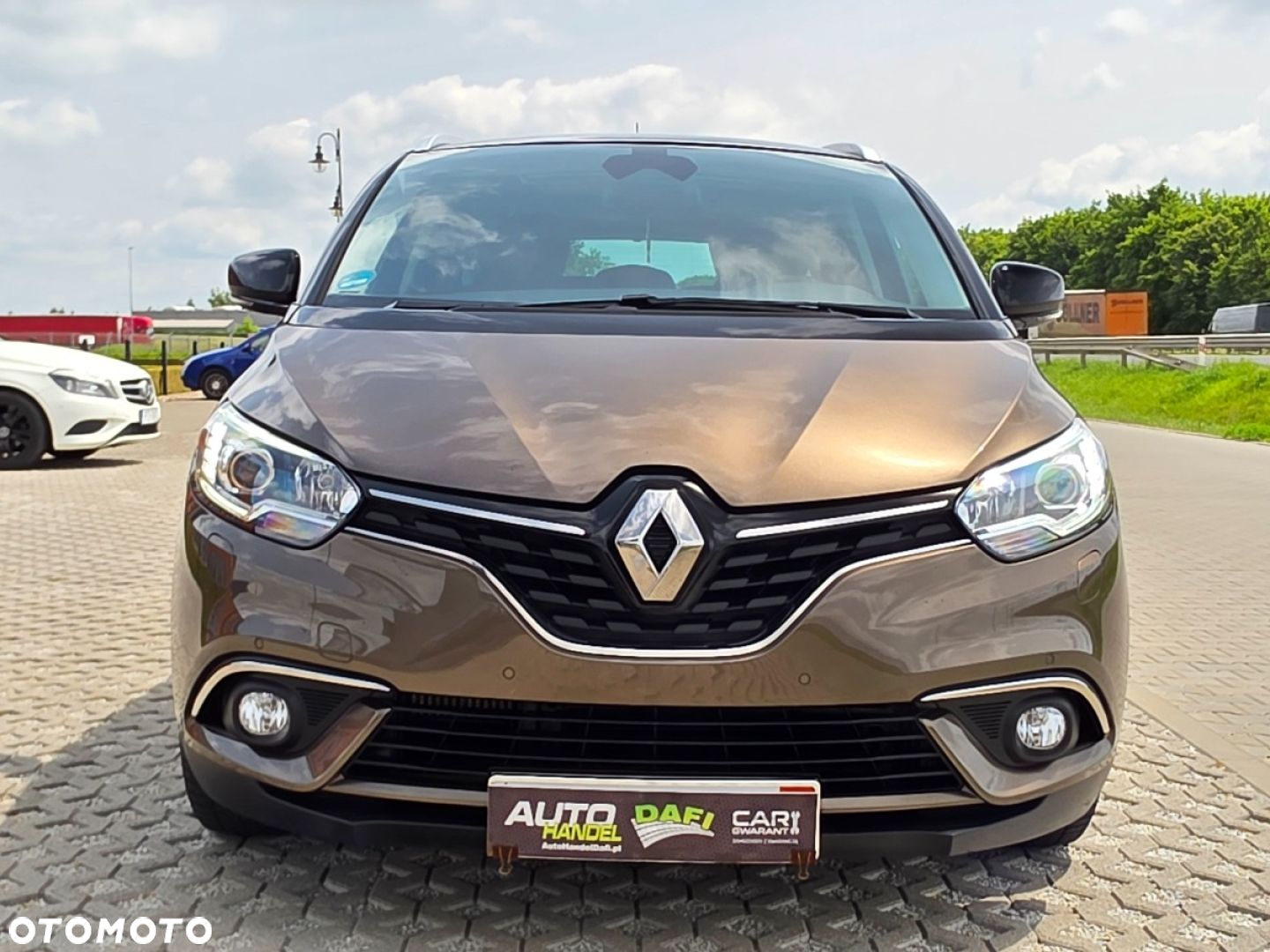 Renault Grand Scenic - 8