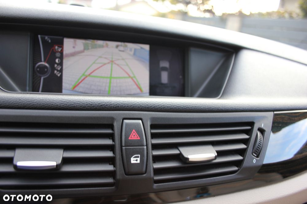 BMW X1 xDrive23d - 27