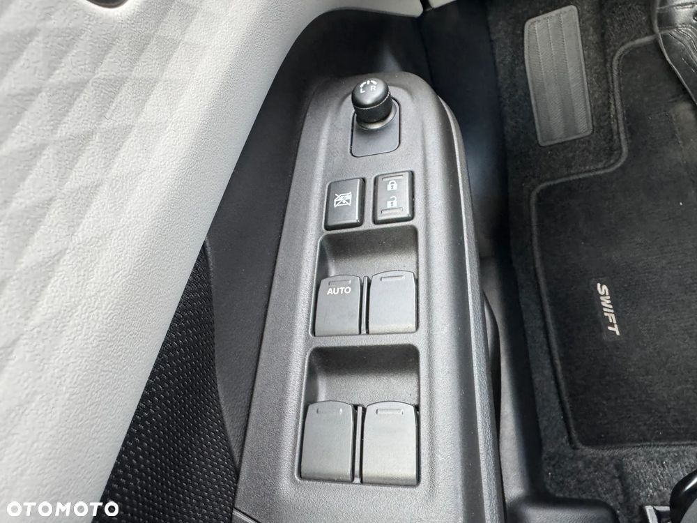 Suzuki Swift 1.2 Dualjet SHVS Premium Plus - 10