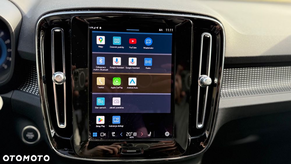 Volvo XC 40 B3 Plus Dark - 20