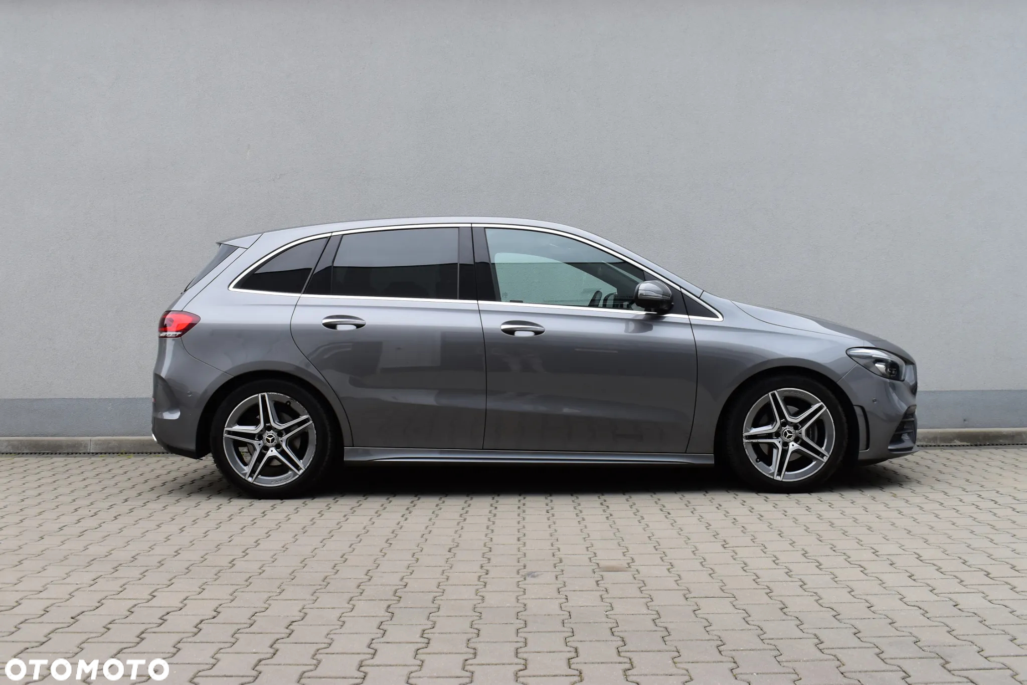Mercedes-Benz Klasa B 200 4Matic 8G-DCT AMG Line - 6