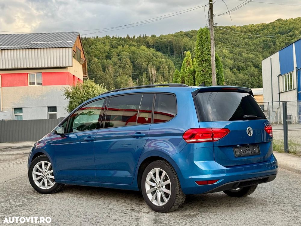 Volkswagen Touran - 5