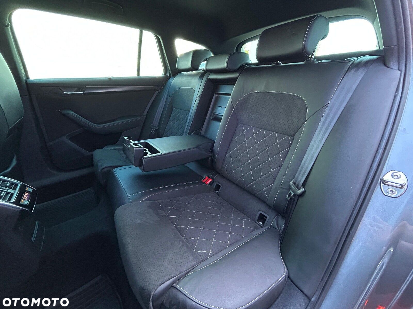 Skoda Superb 2.0 TSI 4x4 Sportline DSG - 19