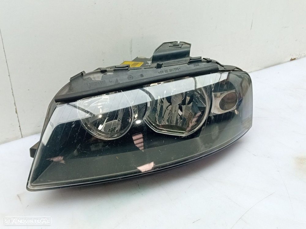 Ótica / farol esquerda AUDI A3 (8P1) - 2