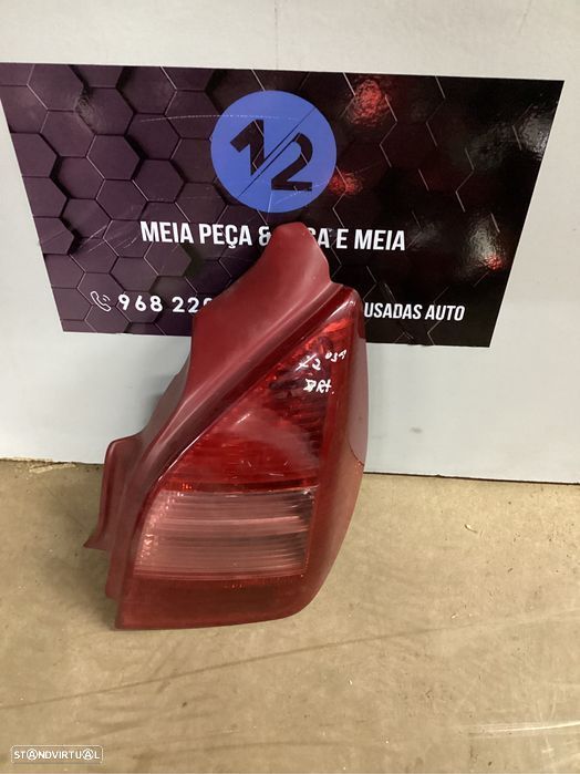 Farolim traseiro direito Citroen C2 ano 2003 - 1