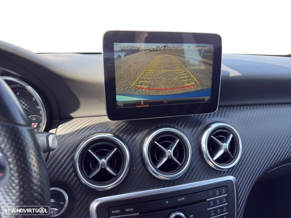 Mercedes-Benz A 180 d 7G-DCT AMG Line - 14