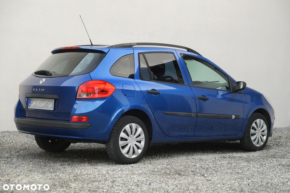 Renault Clio 1.2 16V Confort Privilege - 4