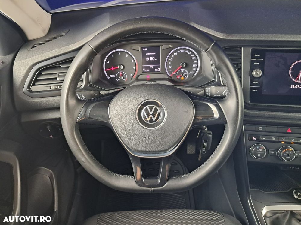 Volkswagen T-Roc - 13