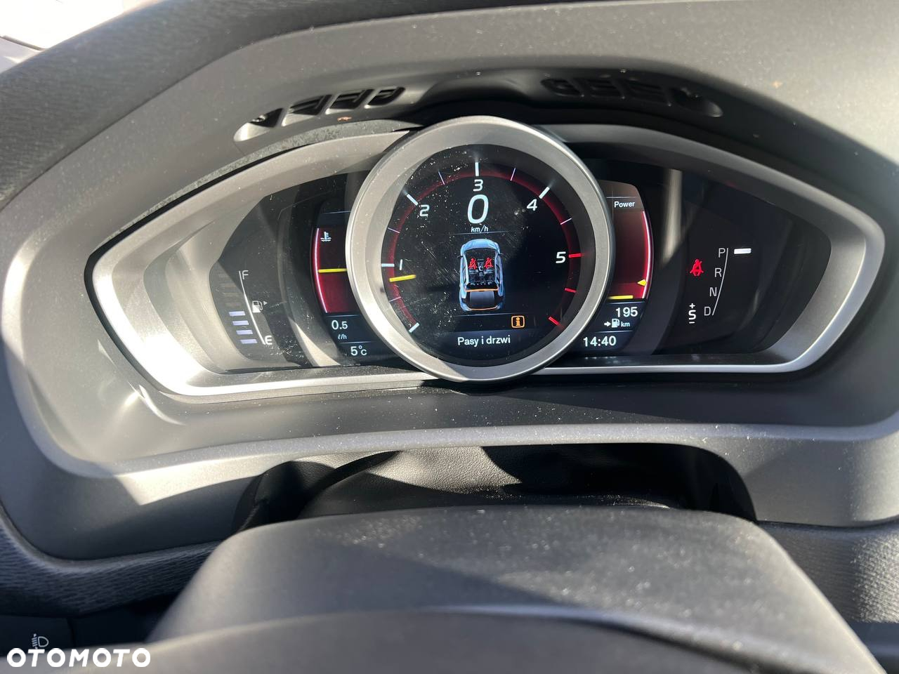Volvo V40 Cross Country - 4