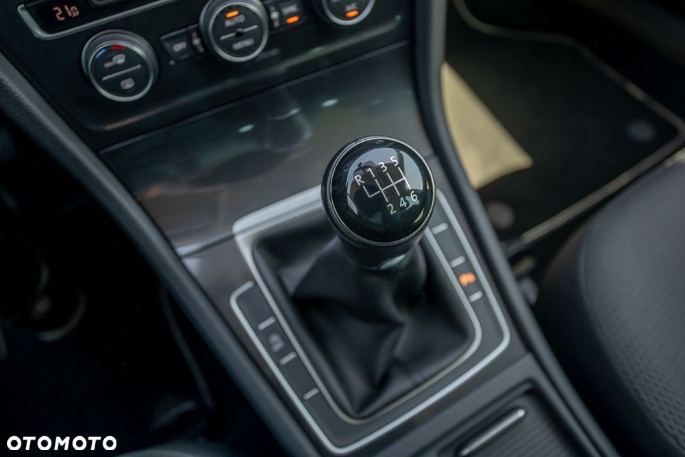 Volkswagen Golf Variant 2.0 TDI (BlueMotion Technology) Comfortline - 23