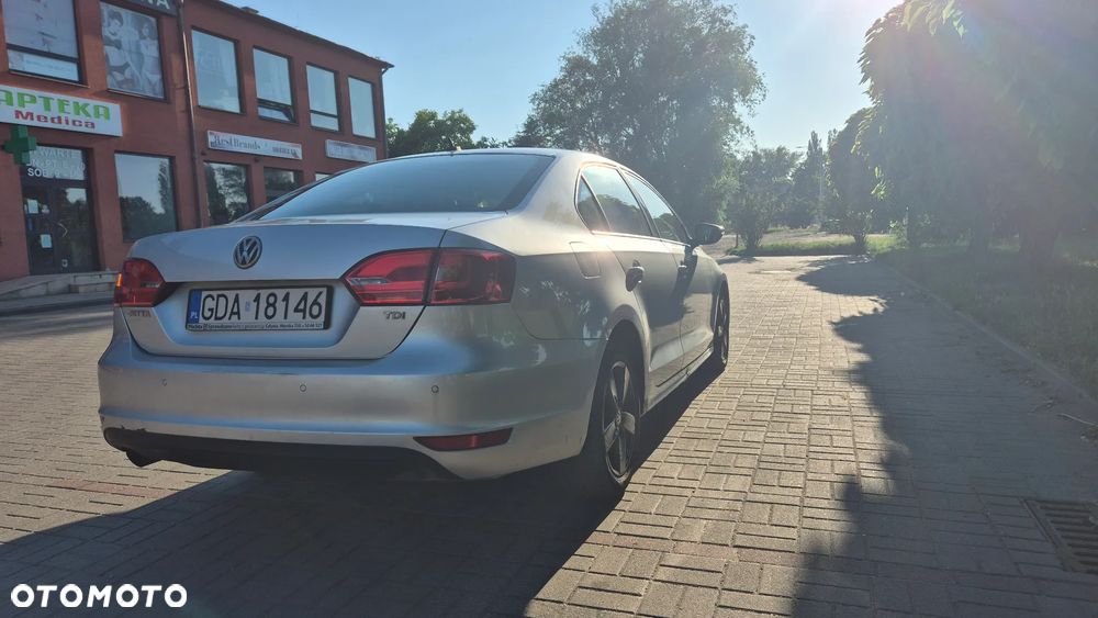 Volkswagen Jetta 1.6 TDI DPF Trendline - 4