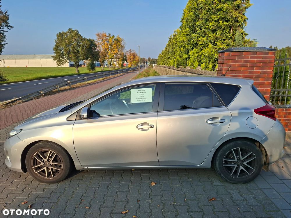 Toyota Auris - 1