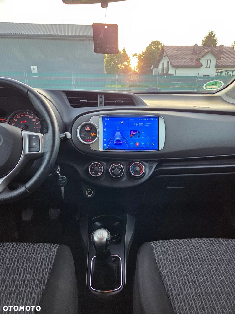 Toyota Yaris 1.0 VVT-i Style - 33
