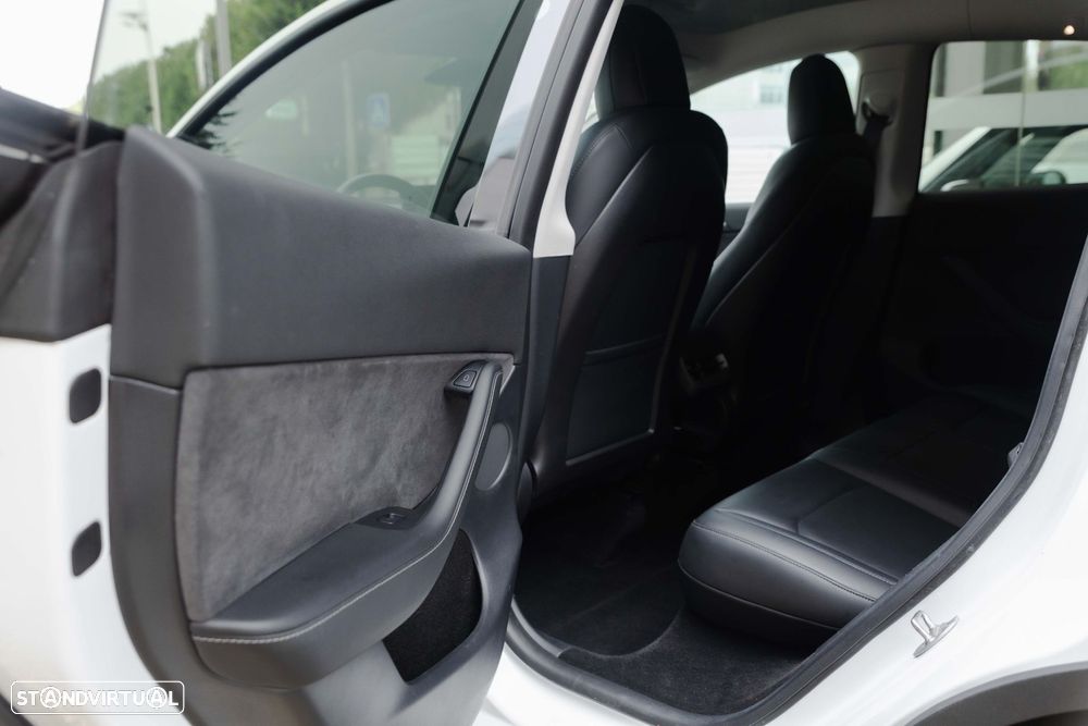 Tesla Model Y Long Range Tração Integral - 18